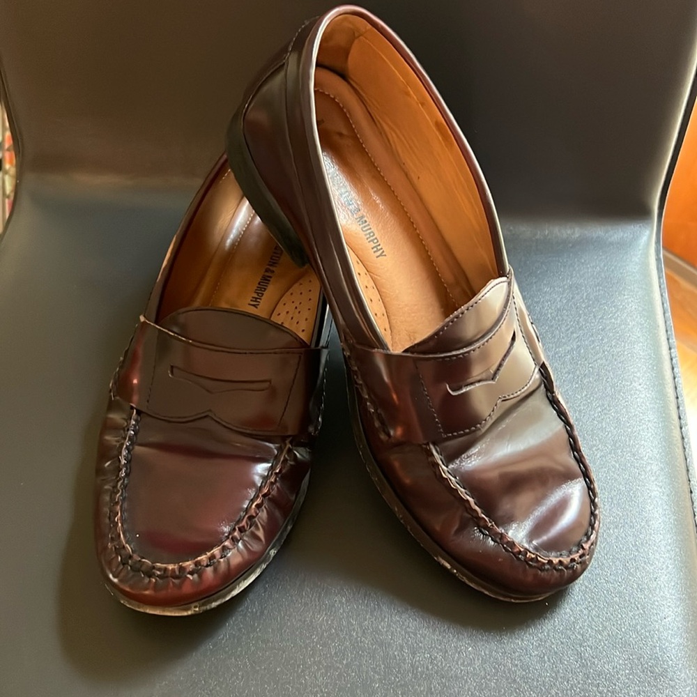 Johnston & Murphy leather loafers 9W